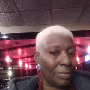 Meet your Posher, Cynthia